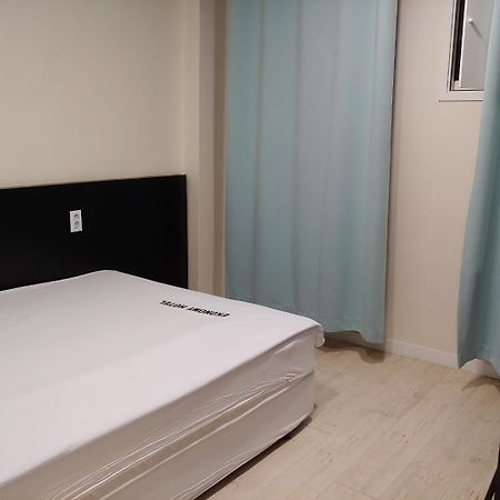 Ekonomy Hotel Gumi Εξωτερικό φωτογραφία